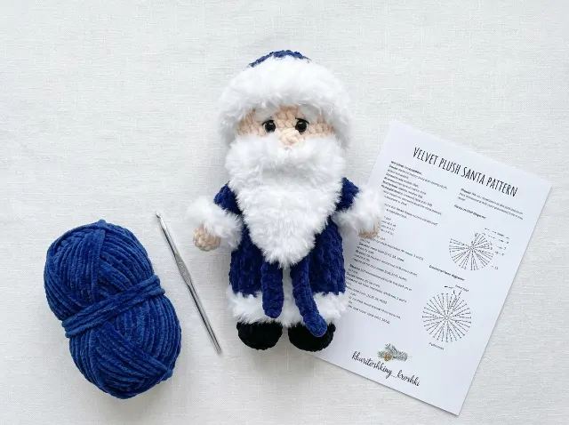 Amigurumi Santa Claus Crochet Pattern — lifestyle photo