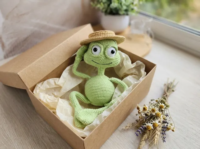 Sitting Frog Amigurumi Crochet Pattern — lifestyle photo